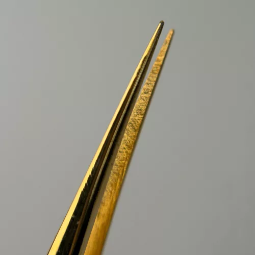 ZOYA - 24K GOLD - ferde izoláló szempillacsipesz