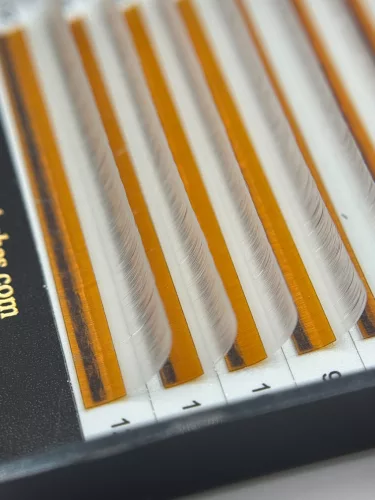 7 Rows - MIX • White • M Curl • 0.07 (6-12 mm) - Colored Lash Extensions